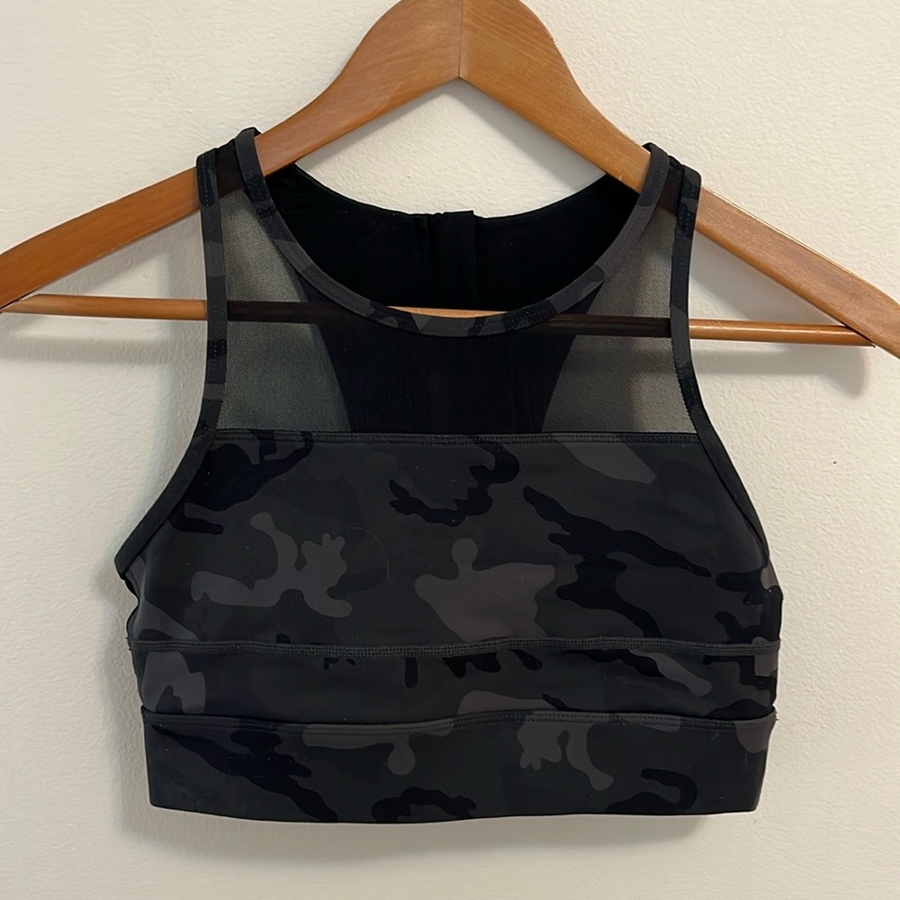 Zyia sports bra camouflage print mesh panel black gray zip back size small